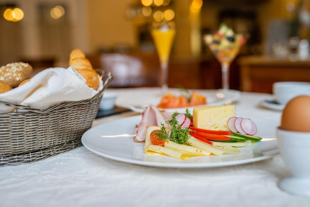 Hotel Hubertushof Аніф Екстер'єр фото