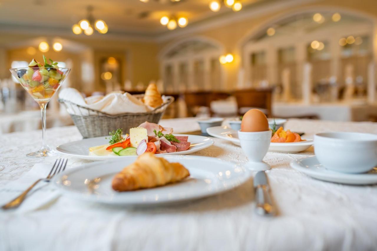 Hotel Hubertushof Аніф Екстер'єр фото