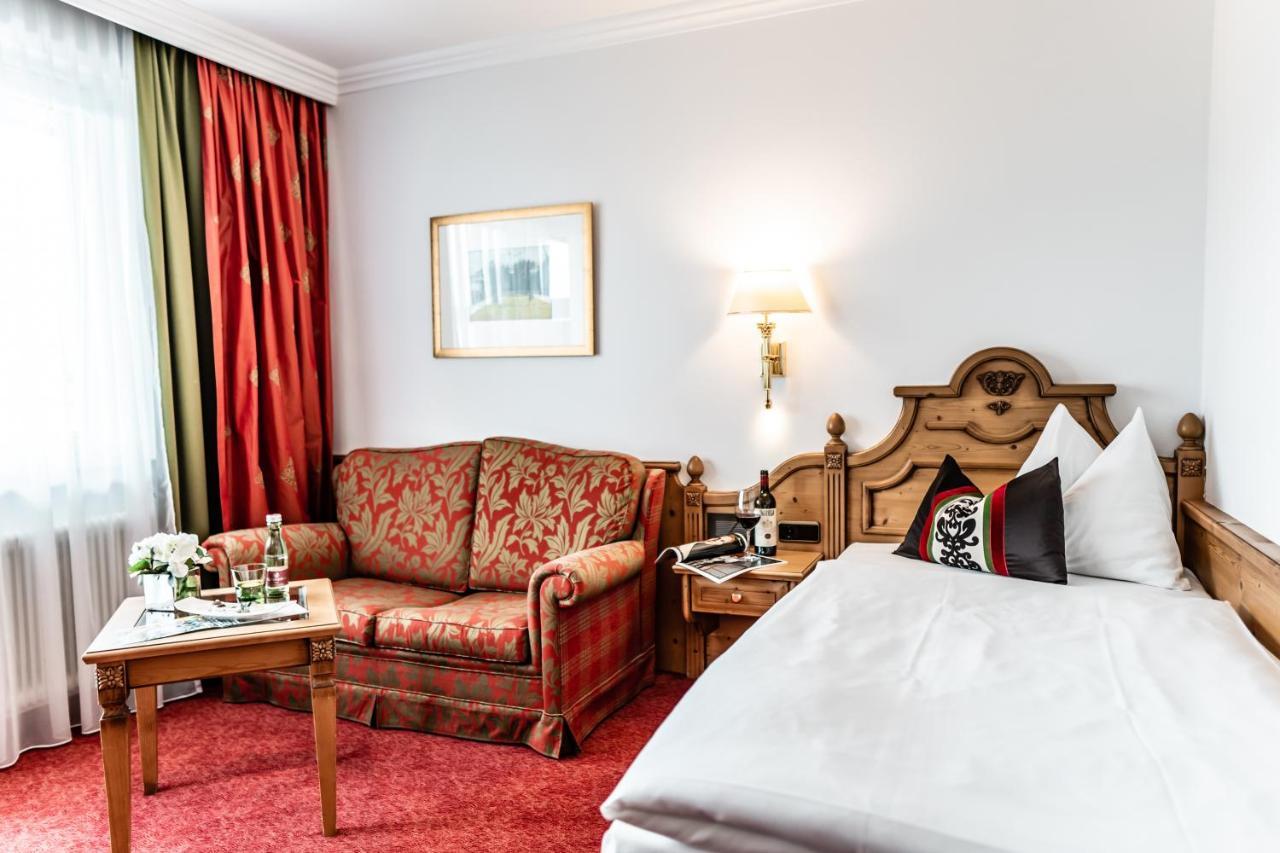 Hotel Hubertushof Аніф Екстер'єр фото