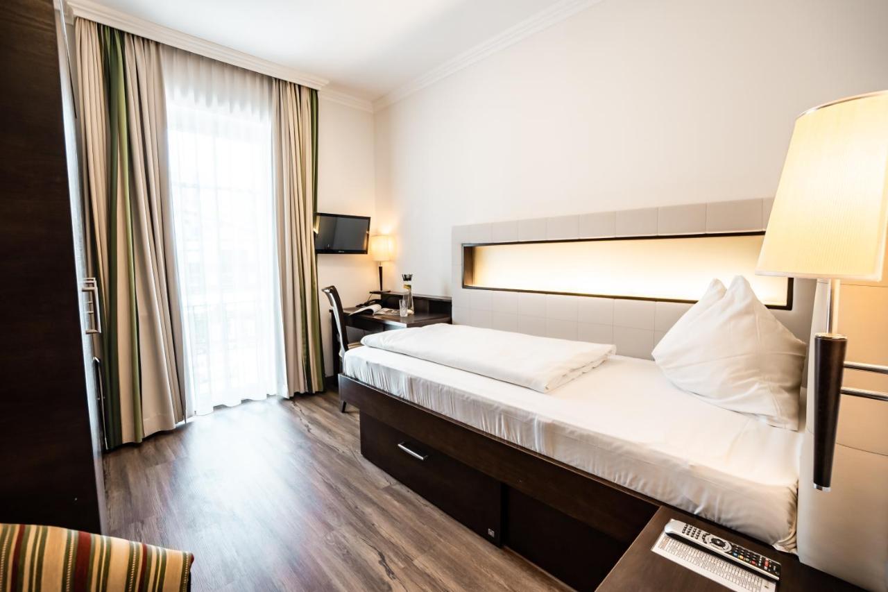 Hotel Hubertushof Аніф Екстер'єр фото