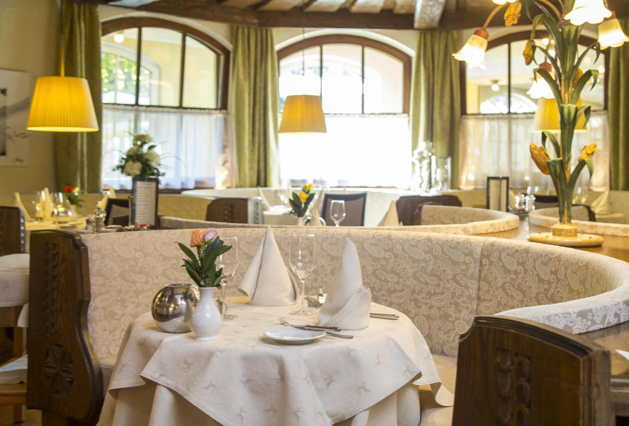 Hotel Hubertushof Аніф Екстер'єр фото