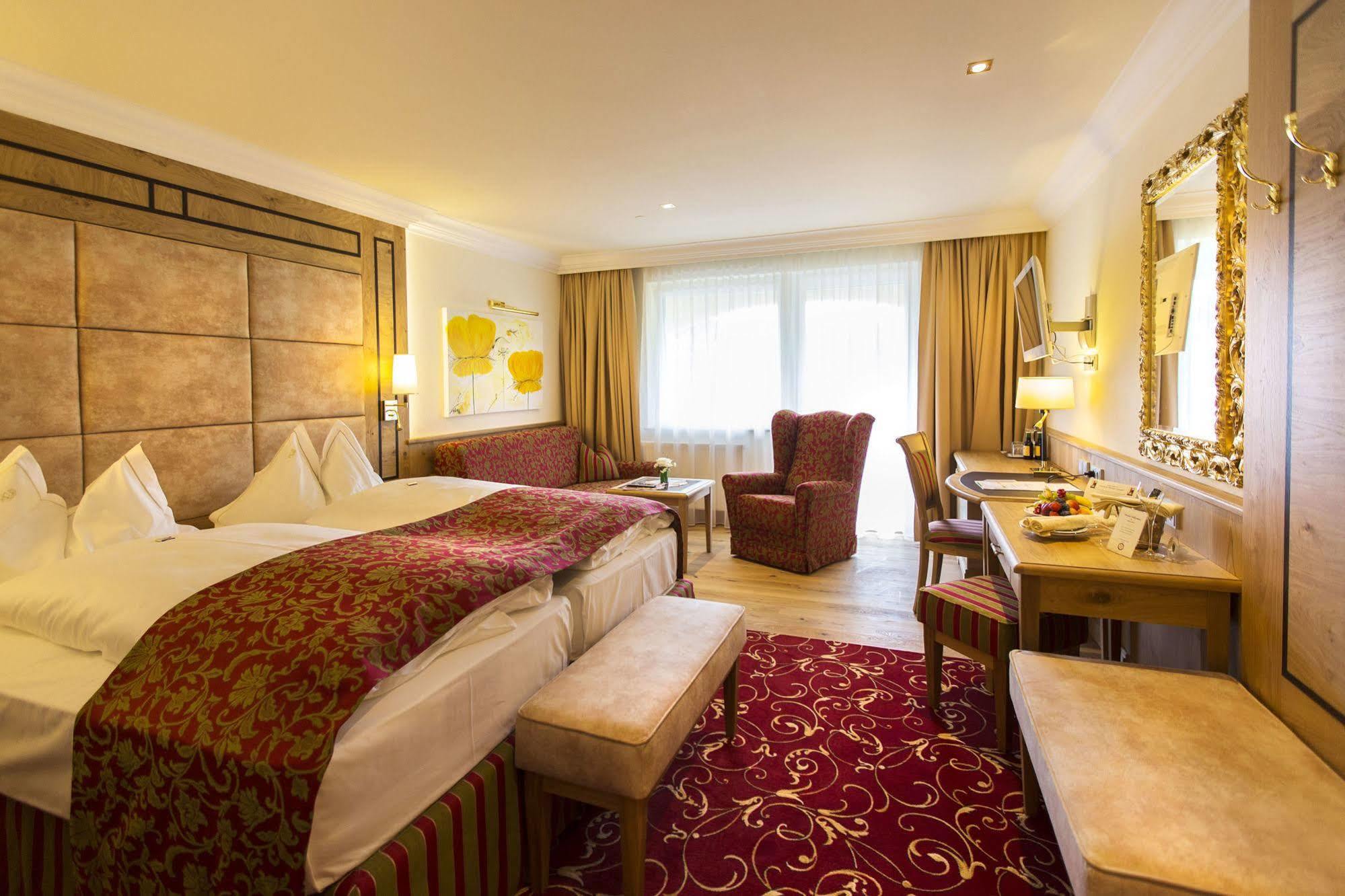 Hotel Hubertushof Аніф Екстер'єр фото