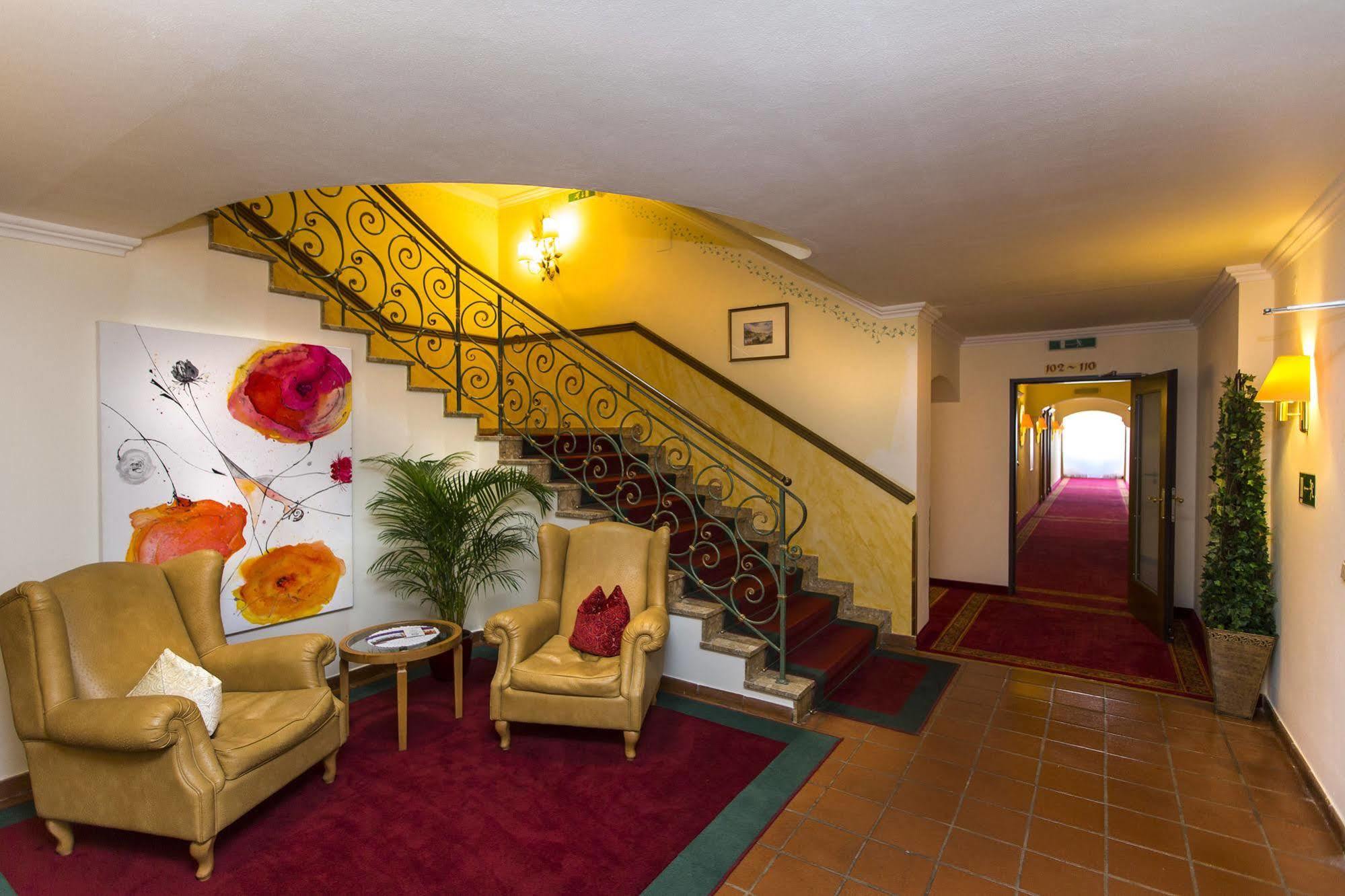 Hotel Hubertushof Аніф Екстер'єр фото