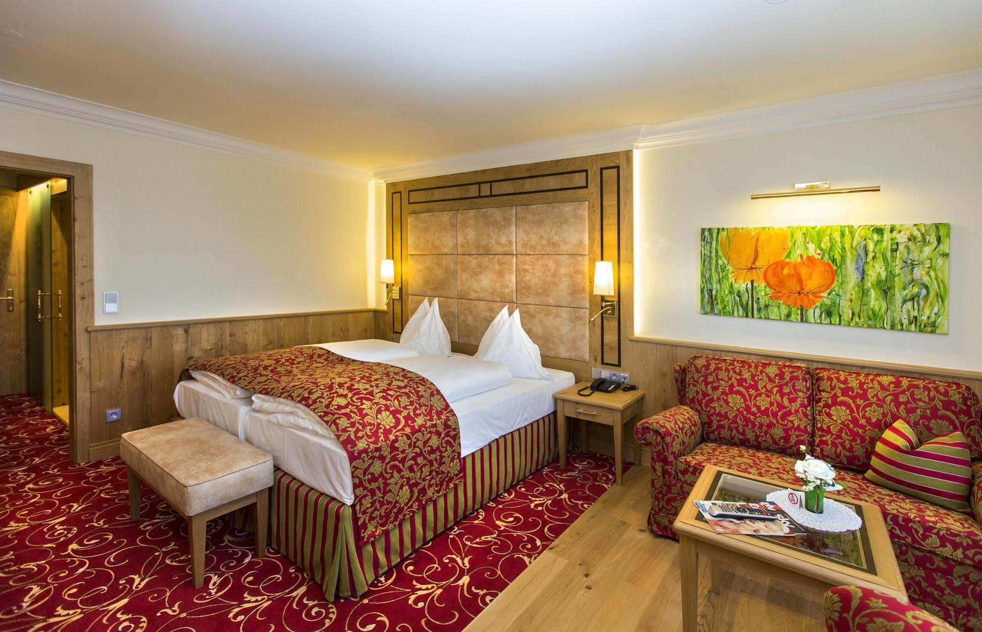 Hotel Hubertushof Аніф Екстер'єр фото